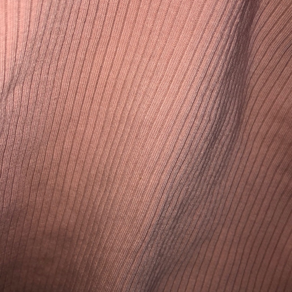 👛 Light Pink Ruched Tank 👛 - Picture 3 of 4